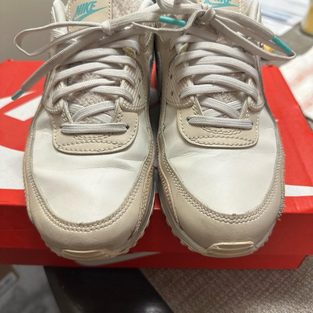 Women’s Air Max 90 - Picture 6 of 9